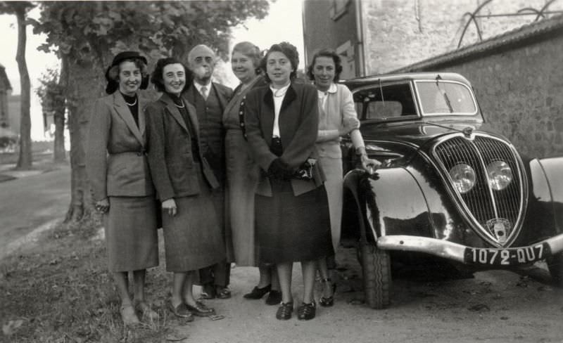 Peugeot 302, Fontainebleau, Seine-et-Marne, France, October 1951