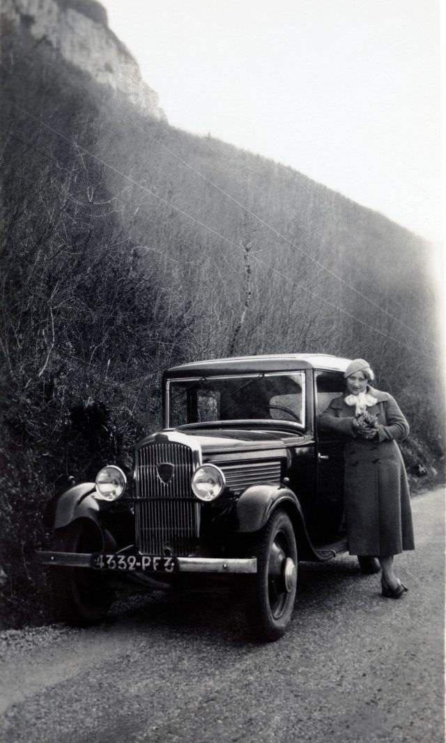 Peugeot 201, gravel road, Rhône, France 1935