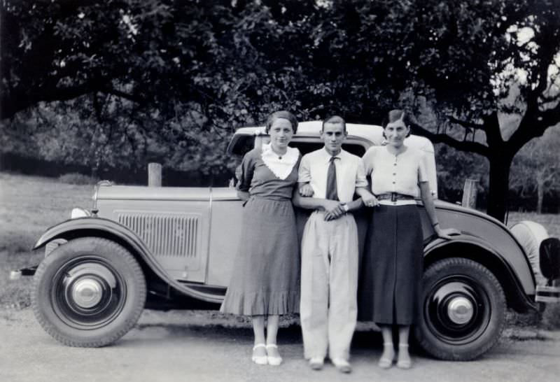 Peugeot 201 Cabriolet, countryside, France 1936