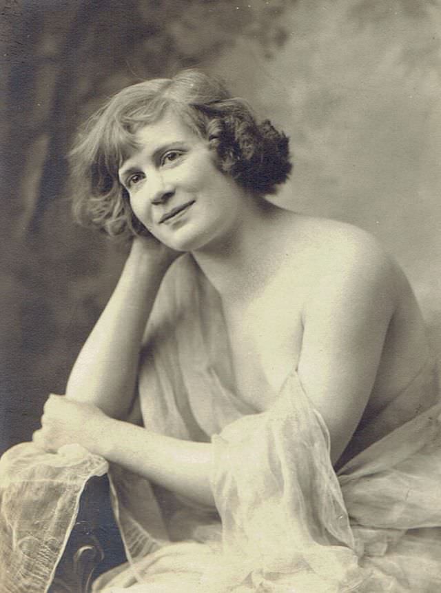 Timeless Beauty: Vintage Portraits of Pittsburgh Ladies from the Early 20th Century