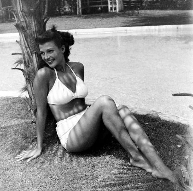 Rita Hayworth's Intimate 1945 Photo Shoot at Home in Beverly Hills