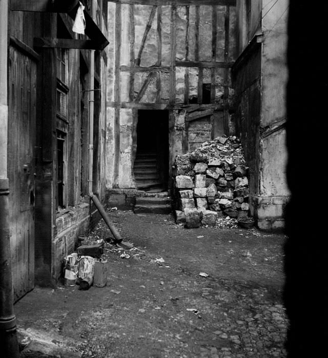 East district courtyard, September 1951