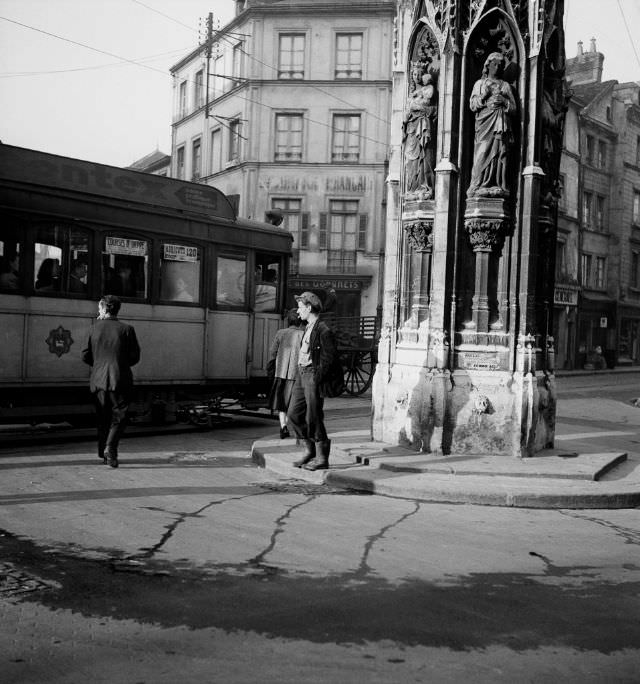 Place de la Croix-de-Pierre, Rouen, 1951