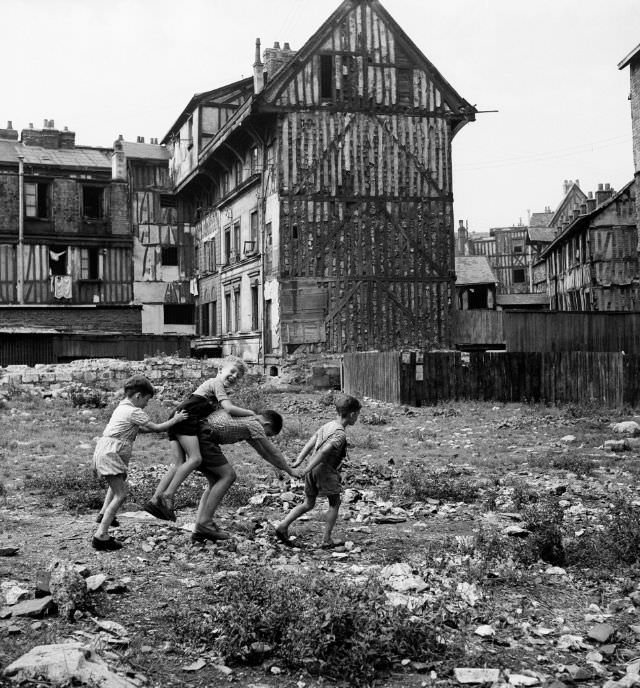 Rue du Rempart-Martainville, Rouen, September 1951