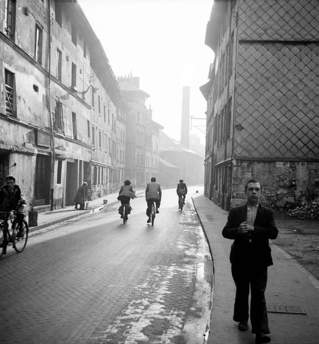 Rue Eau-de-Robec, Rouen, September 1951