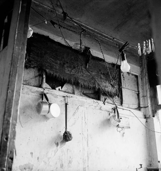 Wall at 3, rue Marin-le-Pigny, Rouen, September 1951