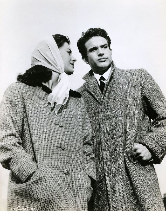 Natalie Wood and Warren Beatty during the Filming of 'Splendor in the Grass' (1961)