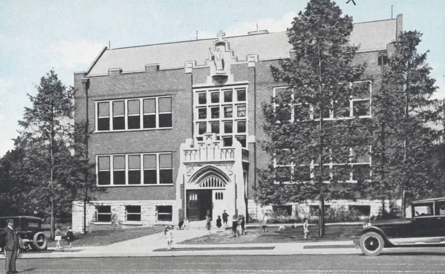 Holy Redeemer School in Webster Groves, Missouri in 1920