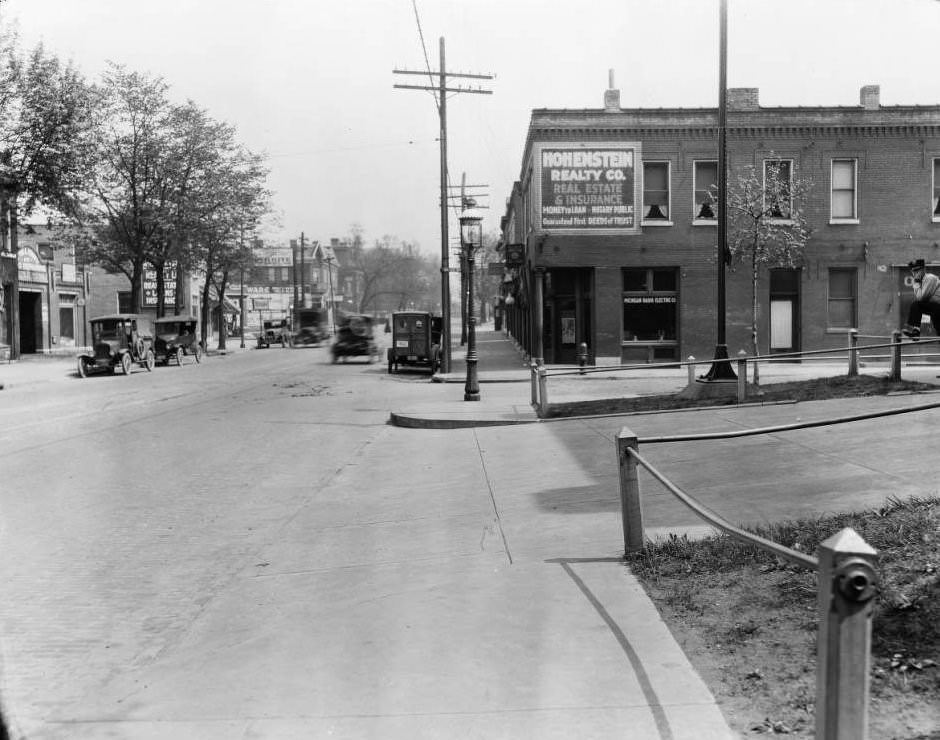 View of Engine Co. No. XXIII and Hohenstein Realty Co. in Carondelet neighborhood in St. Louis in 1925