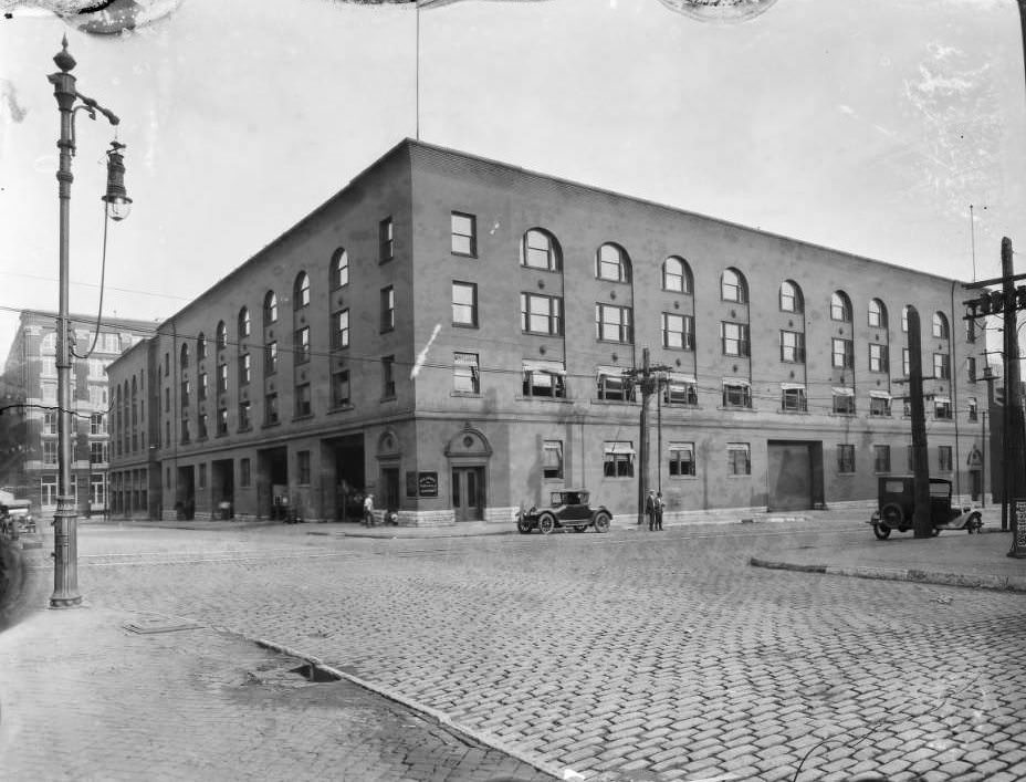 View of Columbia Terminals Co. at 400 S. Broadway, 1925