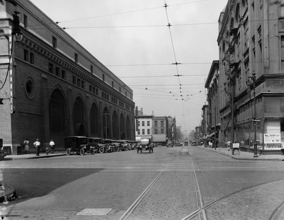 View of Union Market at the intersection of Broadway and Delmar, 1925