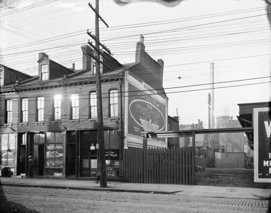 View of the 2700 block of Market St., where Market St. becomes Laclede Ave., 1925