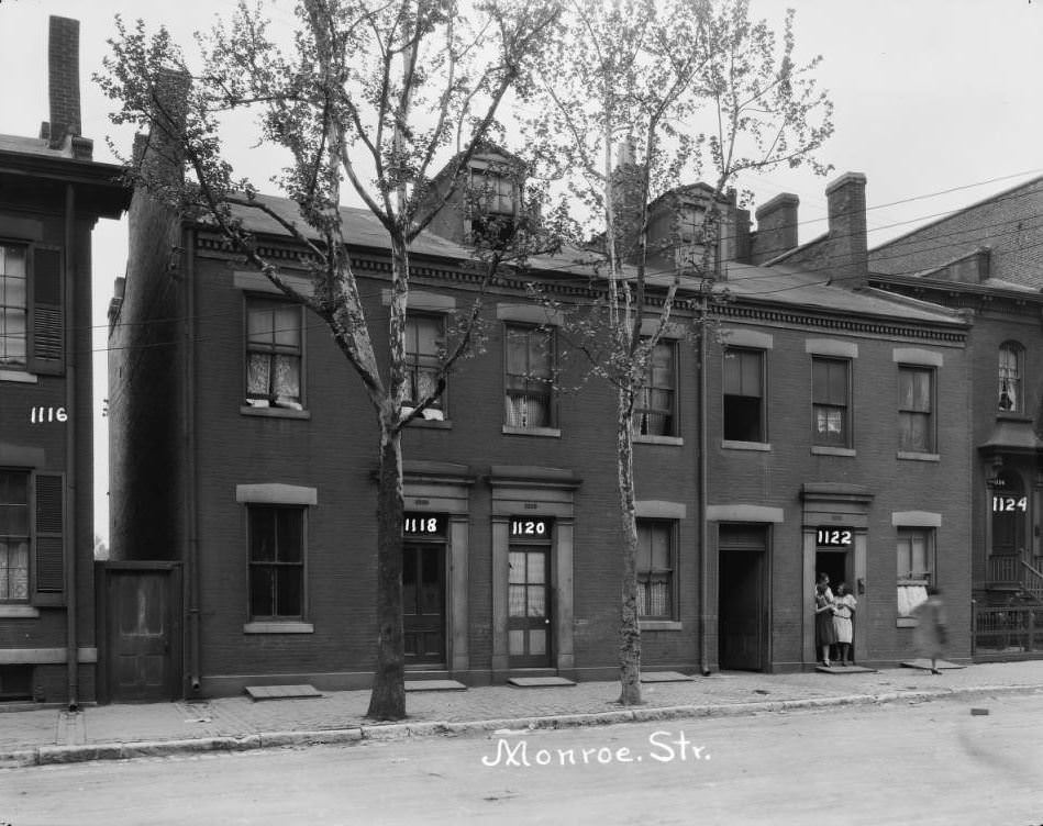 View of the 1100 block of Monroe St. between 11th St. and Hadley, 1925