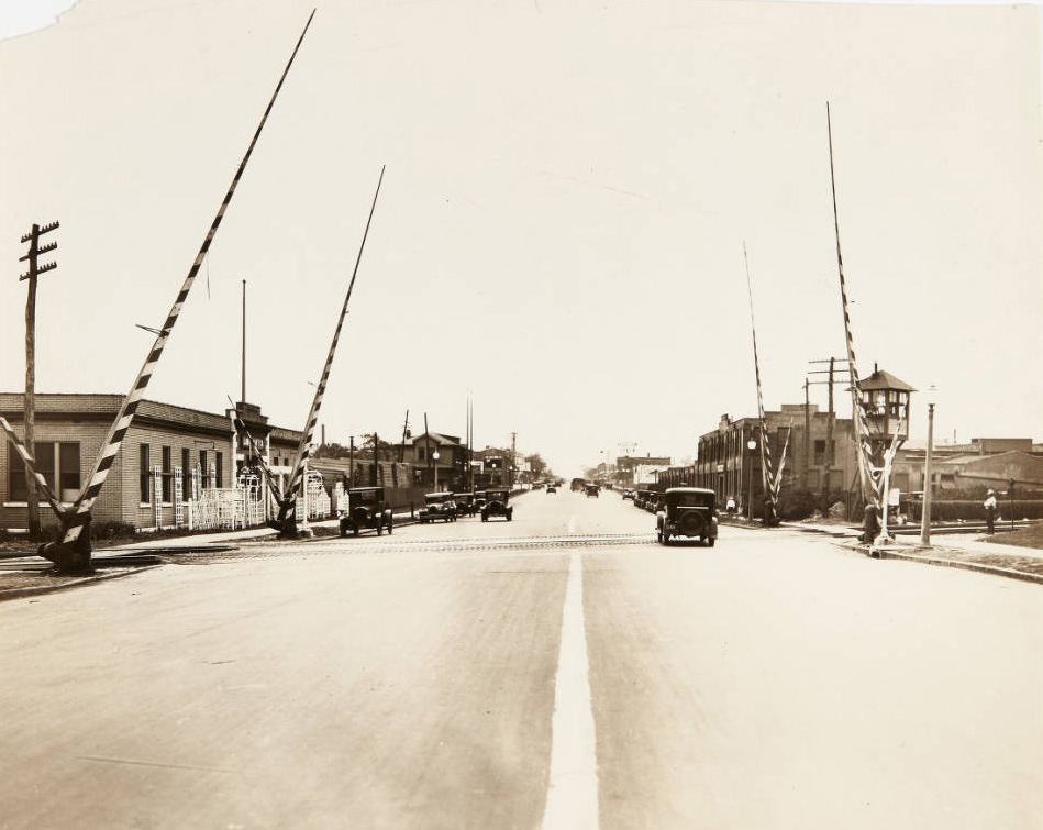 Railroad crossing on Kingshighway just south of its intersection with Shaw in 1920. The Lawn Craft Co. building was located at 2000 S. Kingshighway.