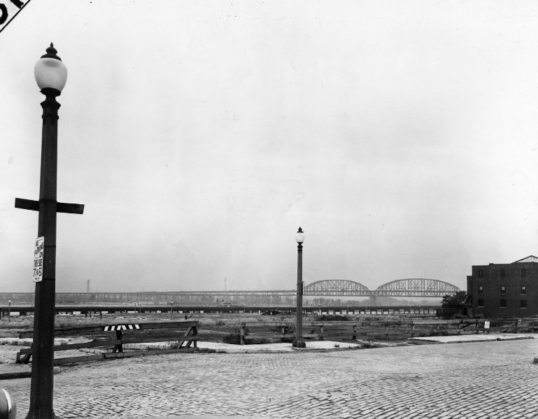 Riverfront Old Pix View of Overfront, 1940