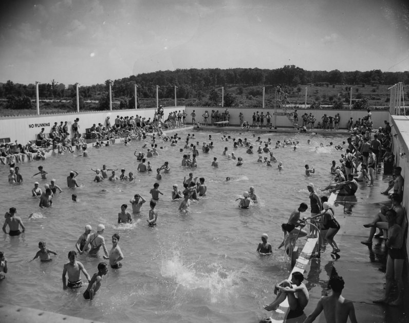 The Downs Amusement Park Swimming Pool, 1940