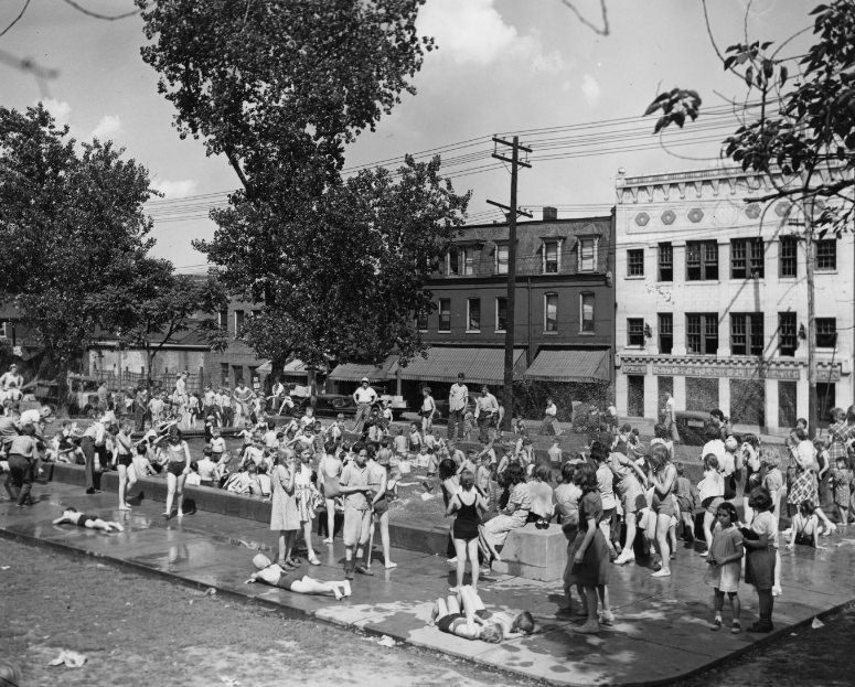 Wading Pool at 7th and Soulard, 1940