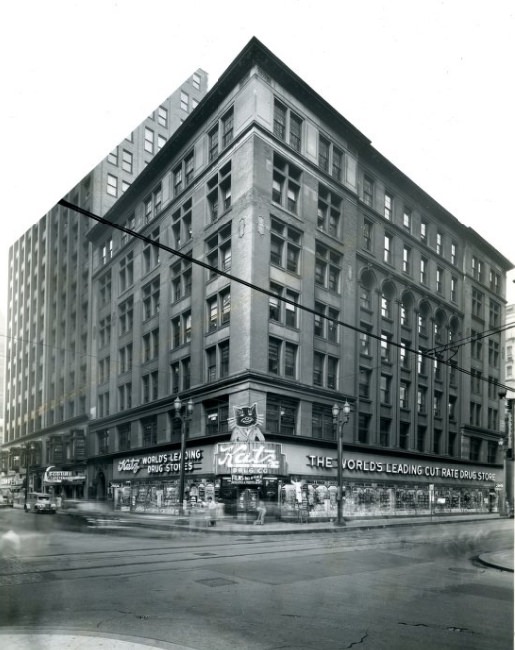 The sale for 1,150,000 of the seven-story Franklin-American Trust Building at the southwest corner of Seventh and Locust streets, 1940