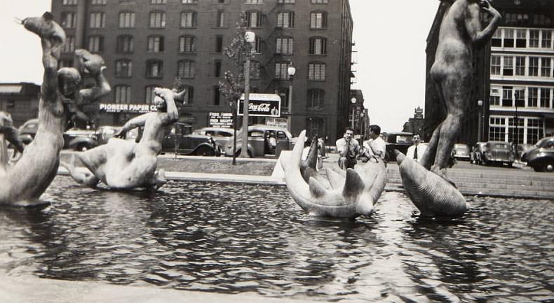 Meeting of the Waters fountain in Aloe Plaza near Union Station, 1940