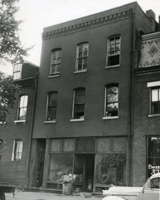 Ella Right and her 20 dogs' residence at 1407 North Market Street.