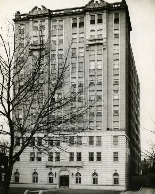 The President Apartments on Lindell Blvd, 1945.