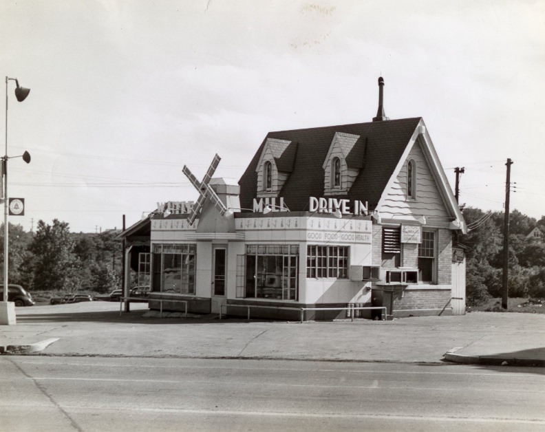 White Mill Drive-In, formerly a filling station, now an eating place, 1942.