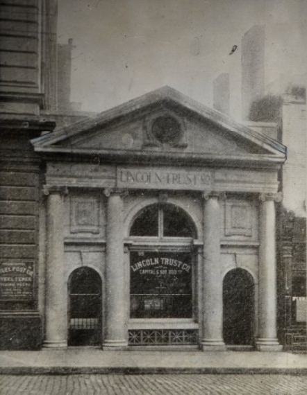 The Lincoln Trust Co. building at 712 Chestnut St., remodeled in 1949 to conform with the Title Guaranty Building.