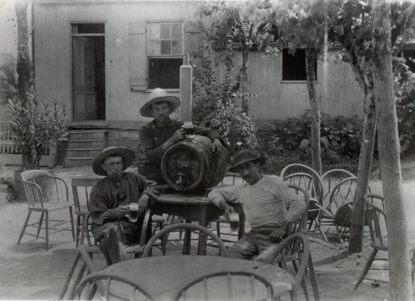 Beer gardens got their real start when the great German immigration begain to flow into St.Louis in 1848. In a matter of a few short years, beer gardens were as much a part of St. Louis as the Mississippi.