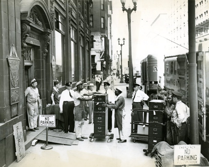 Moving Day started yesterday for the Mississippi Valley Trust Company, 1950