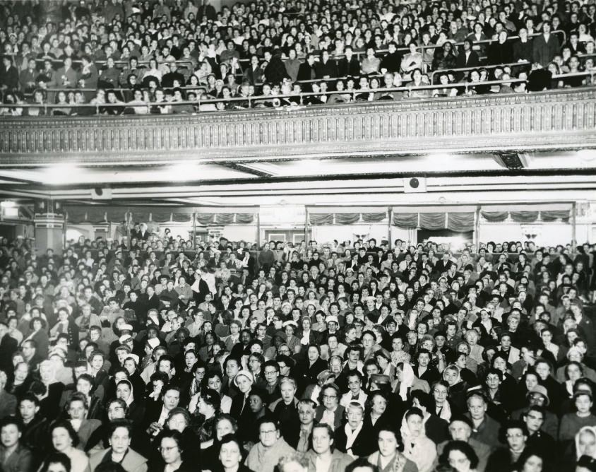 Capacity crowd attends showing of cancer films at Loew's Orpheum Theater, 1959