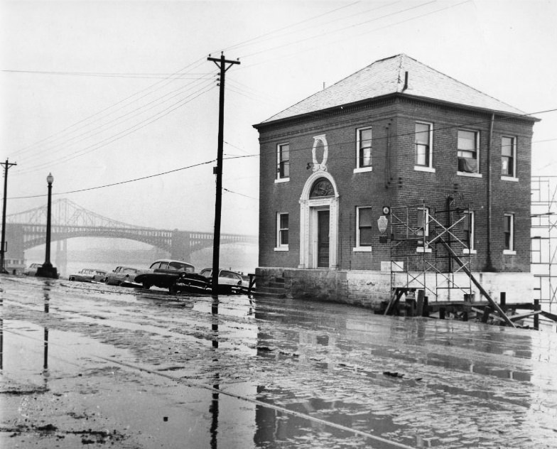 The City Harbor Office on St. Louis' River Front, 1959