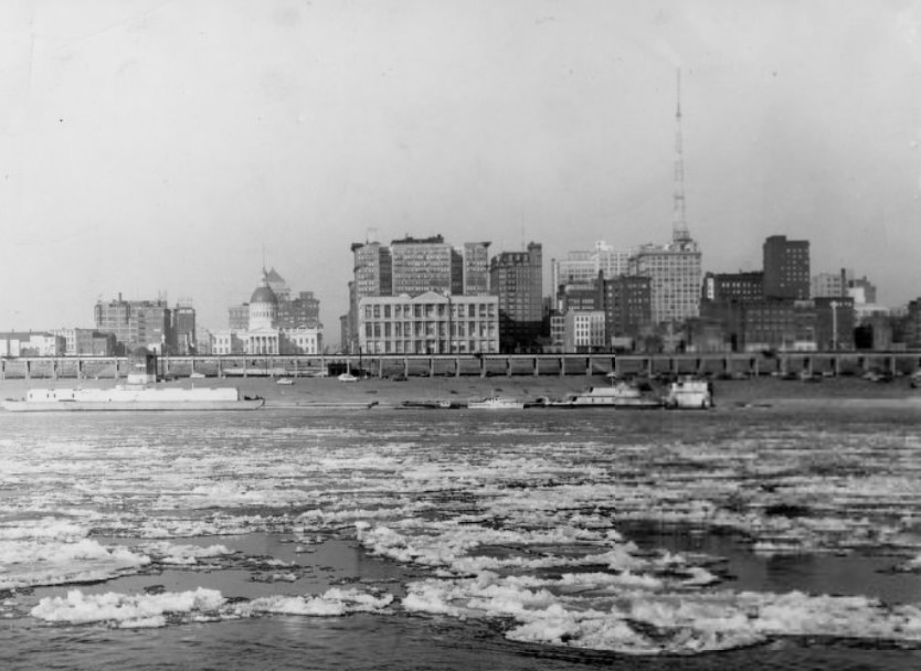 Ice floes appear on the Mississippi for the first time at St. Louis this winter, 1955