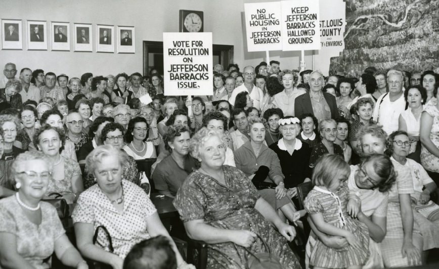 Overflow crown protests Jefferson Barracks housing project, 1950