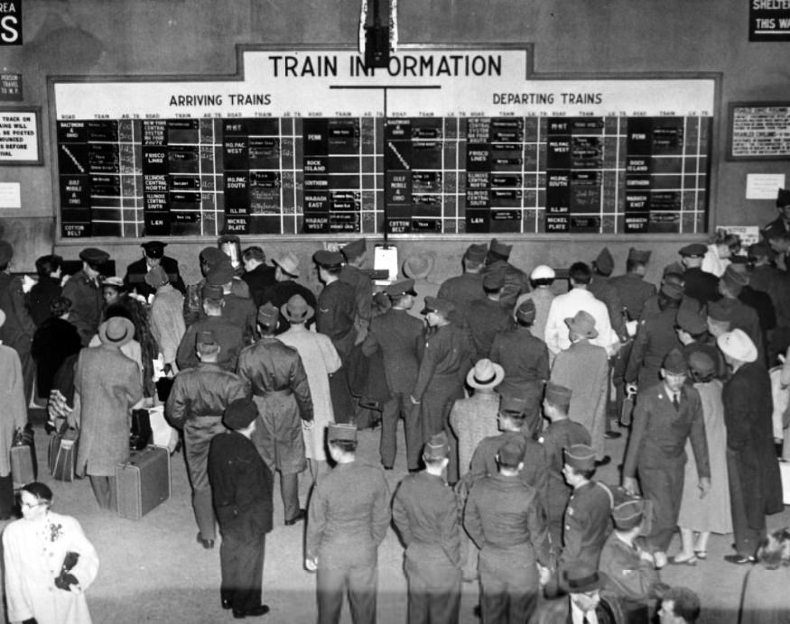 Soldiers at Union Station, 1955