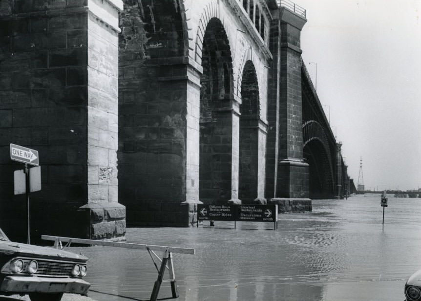 Eads Bridge-Mississippi River Flooding, 1960