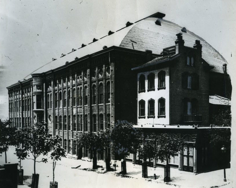 17th and Pine Building, 1960