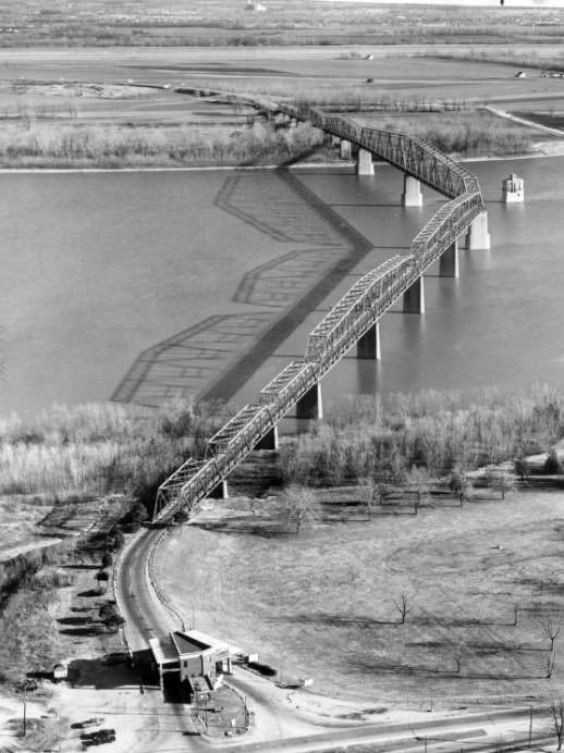 Chain of Rocks Bridge, 1967