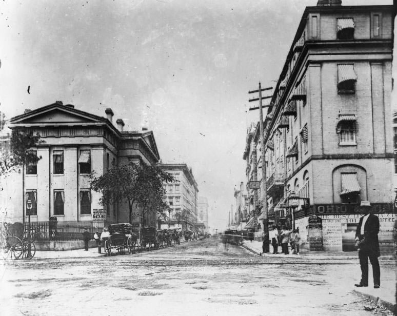 Fourth and Chestnut, looking west, 1960