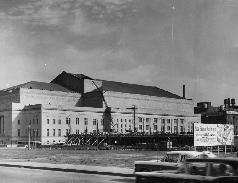 Plaza Apartments - New federal building, 1960