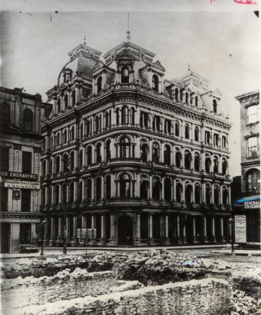 The Republic Building, 1960. When this building was completed on the southeast corner of Third and Chestnut in 1873, it was called "one of the largest and finest newspaper establishments.