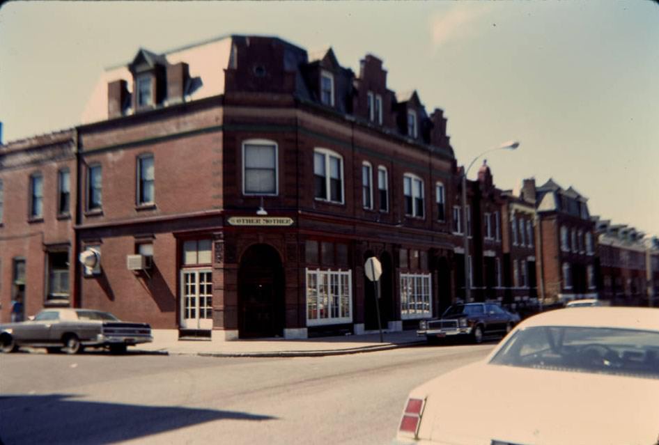 Sidney & Salena Sts. Restaurant, looking west, 1977