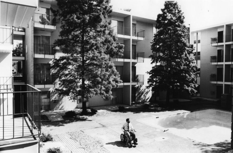 Boulevard Apartments, 1979