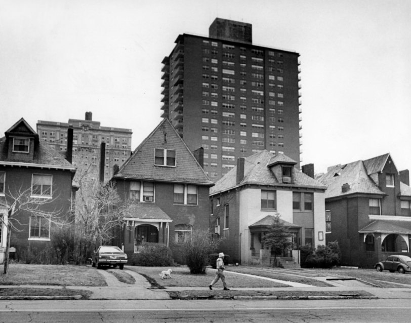 View of the Executive House Apartments from the 4400 block of Laclede Ave, 1975