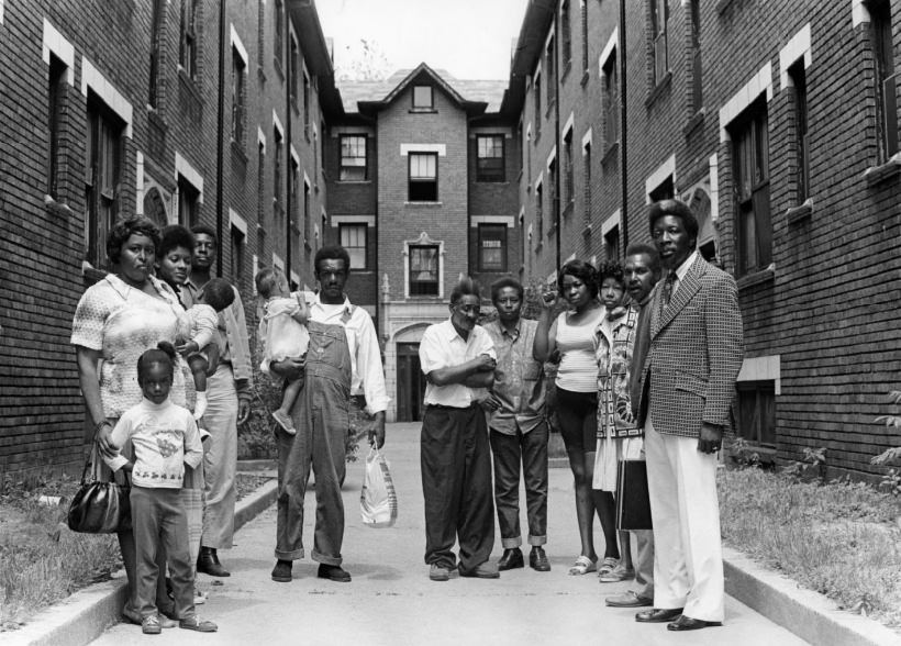Enright Court Apartment Tenants with Ivory Perry, Housing Developer for the Union Sarah Community Cooperation, 1973