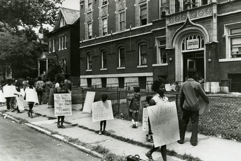 Jewel Apartments Picketers, 1970