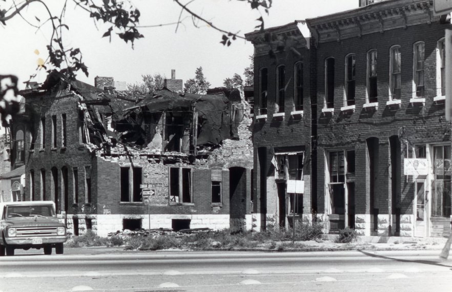 Building Decline, 1974