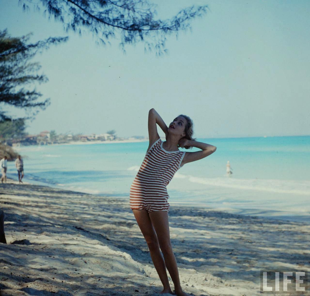 Bathing Beauties of 1950s Cuba: A Stunning Collection of Swimsuit Models by Gordon Parks
