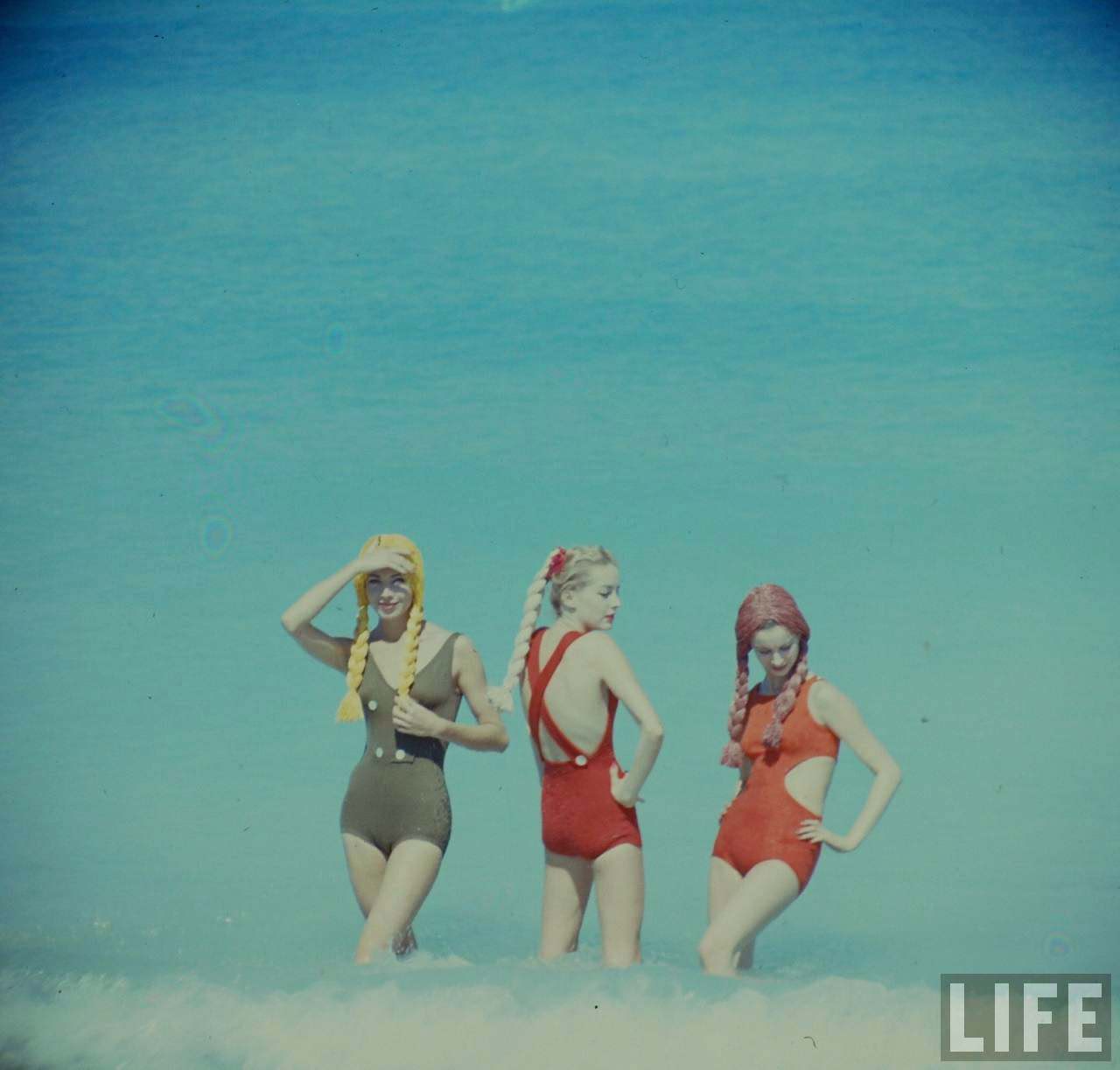 Bathing Beauties of 1950s Cuba: A Stunning Collection of Swimsuit Models by Gordon Parks