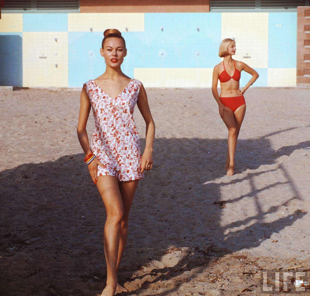 Bathing Beauties of 1950s Cuba: A Stunning Collection of Swimsuit Models by Gordon Parks