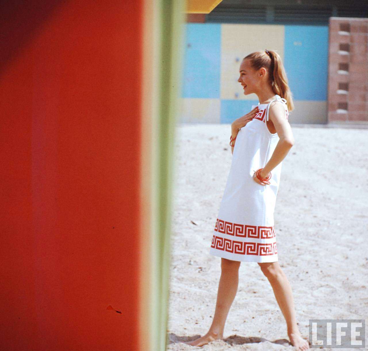 Bathing Beauties of 1950s Cuba: A Stunning Collection of Swimsuit Models by Gordon Parks